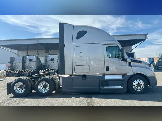 2025 Freightliner Cascadia 1260c4ab69b433ef75ec7b0b925ae7e5f36