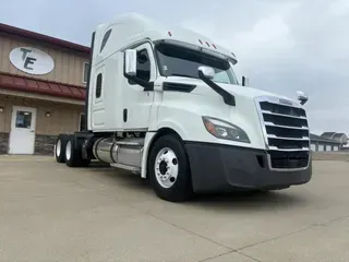 2019 Freightliner Cascadia 126
