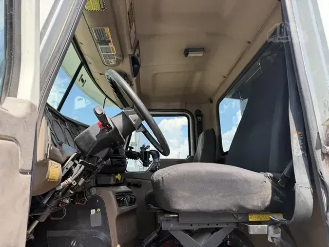 2003 MACK GRANITE CV713