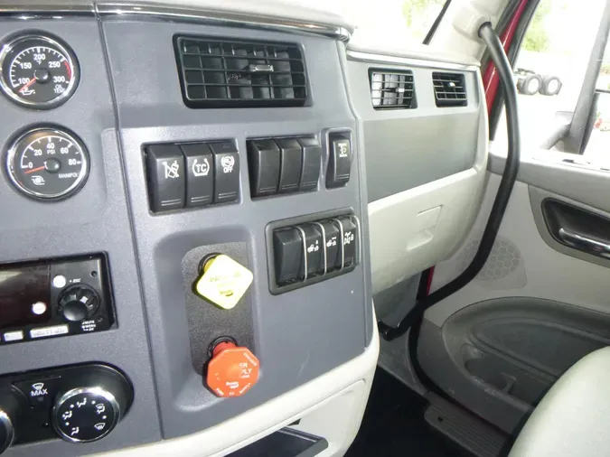 2022 Peterbilt 579
