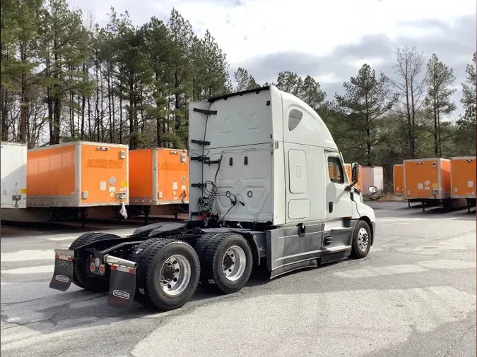 2021 Freightliner Cascadia