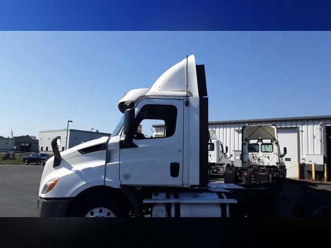 2018 Freightliner Cascadia 1260c5d385266eff8d4b1de20e59cc87e25