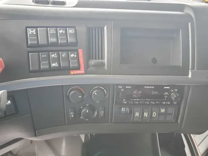 2022 VOLVO VNL64T7400c5eee75b632746f862edcc616115b95