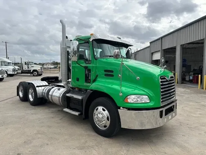 2018 MACK CXU613