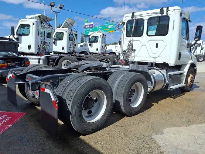 2018 FREIGHTLINER/MERCEDES CASCADIA 113