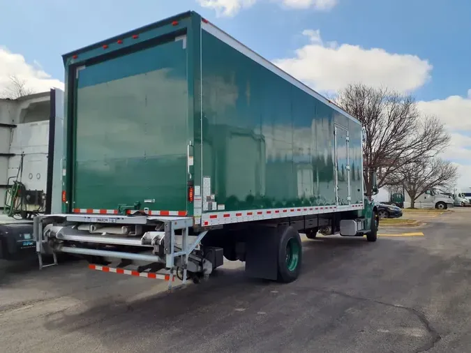 2018 FREIGHTLINER/MERCEDES M2 106