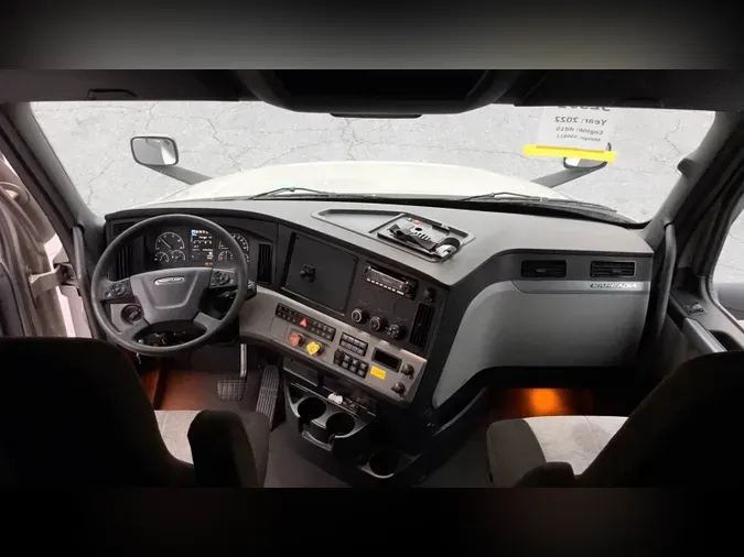 2022 Freightliner Cascadia 126