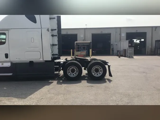 2024 Freightliner Cascadia 126