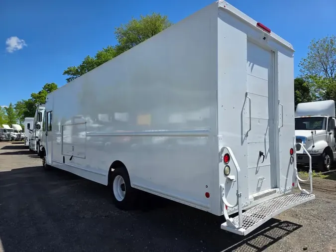 2017 FRTLR CUSTOM CHASSIS CORP MT-55 WALK-IN