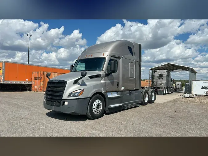 2022 Freightliner Cascadia 126