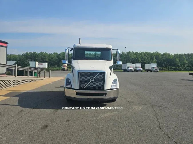 2019 VOLVO VNL64T-300