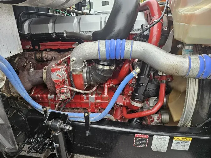 2016 MACK CXU613