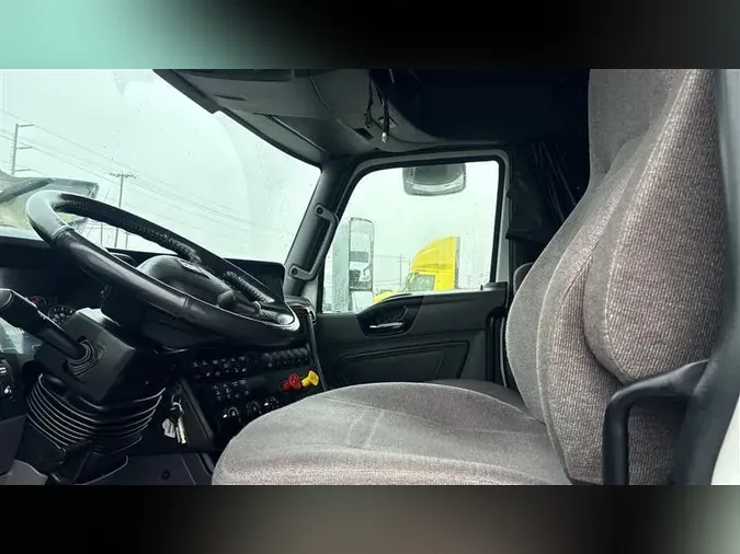 2019 INTERNATIONAL LT