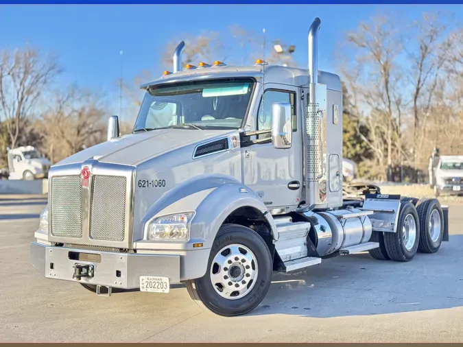 2022 KENWORTH T880