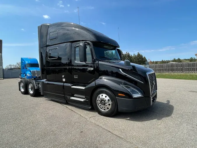 2021 Volvo VNL 860