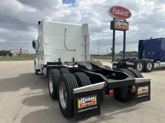 2015 Peterbilt 389