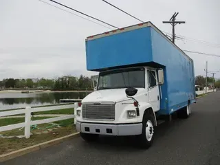 2000 FREIGHTLINER M2