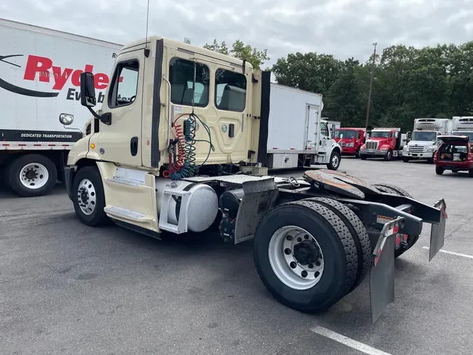 2017 FREIGHTLINER/MERCEDES CASCADIA 113