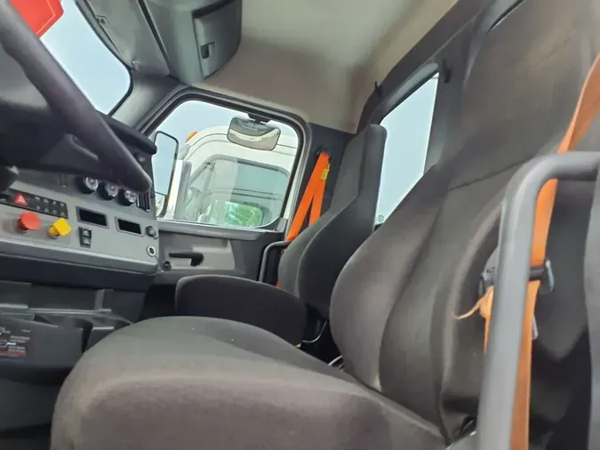 2020 FREIGHTLINER NEW CASCADIA 116