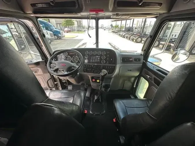 2022 Peterbilt 389
