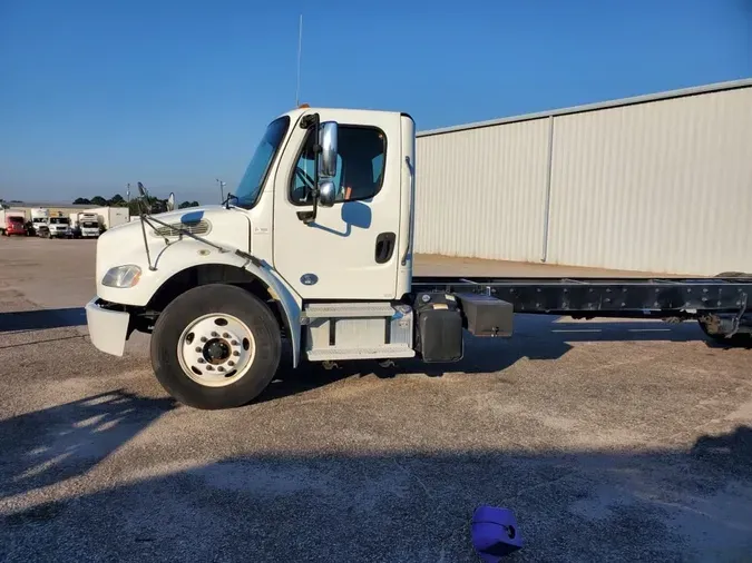 2018 FREIGHTLINER M2 106