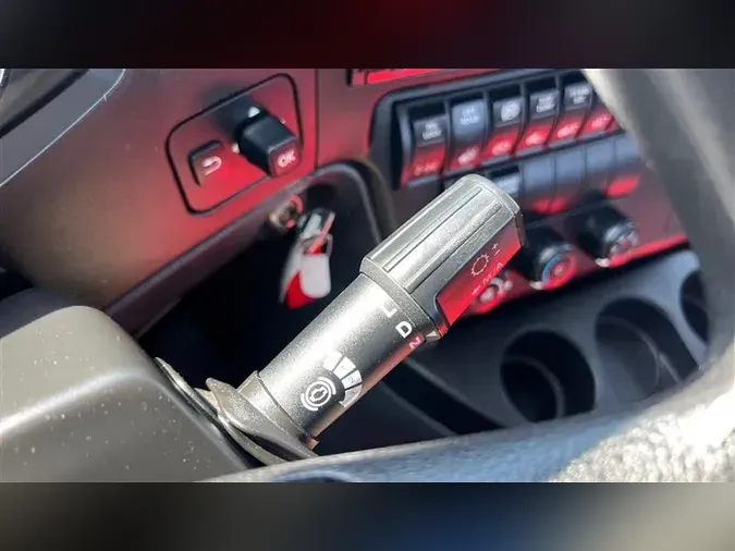 2021 INTERNATIONAL LT