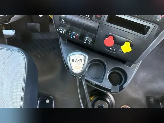 2018 INTERNATIONAL RH613