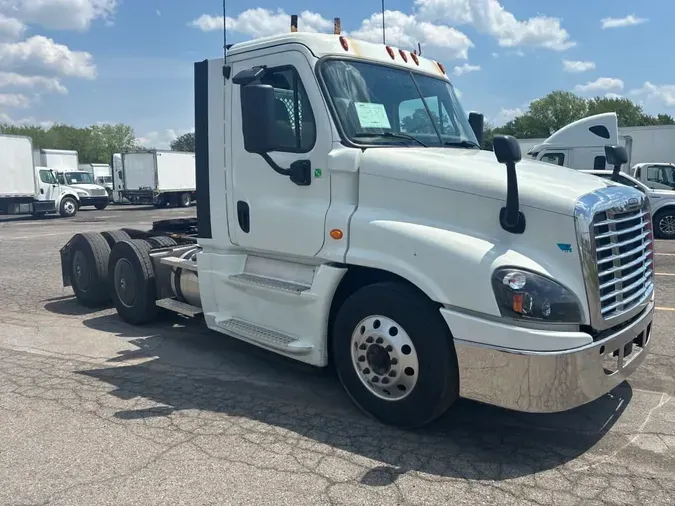2019 FREIGHTLINER/MERCEDES CASCADIA 1250c8851b2f879ba44c4bb68b4d190fa14