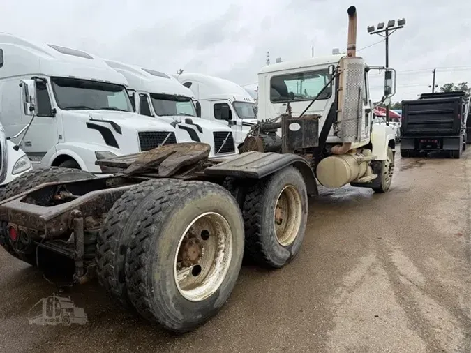 2009 MACK PINNACLE CHU613