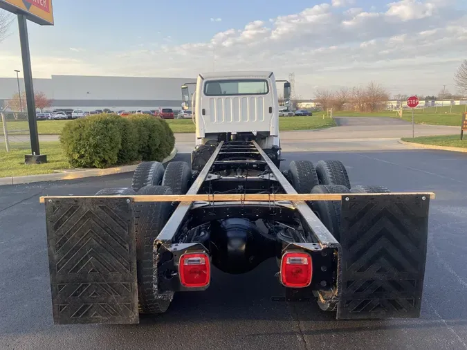 2019 Freightliner Business Class M2 106