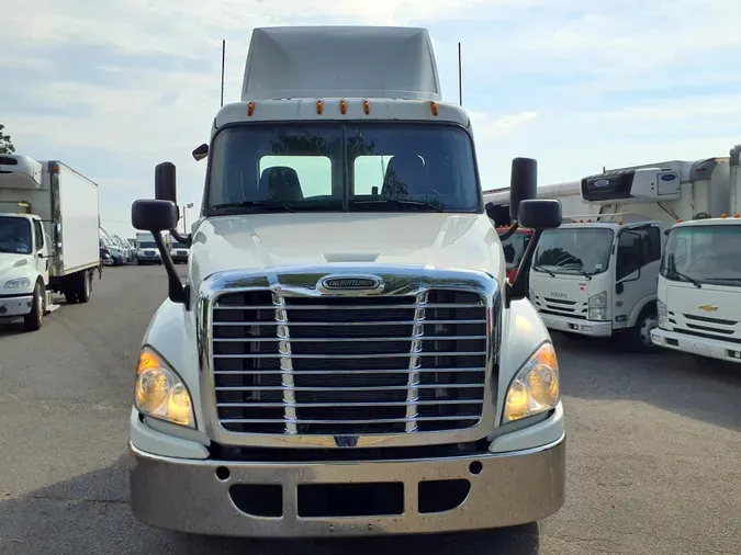 2017 FREIGHTLINER/MERCEDES CASCADIA 125