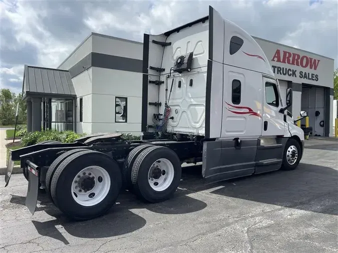 2021 FREIGHTLINER CA126