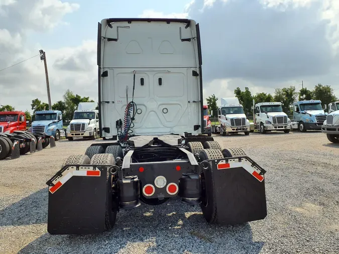 2018 FREIGHTLINER/MERCEDES CASCADIA 125