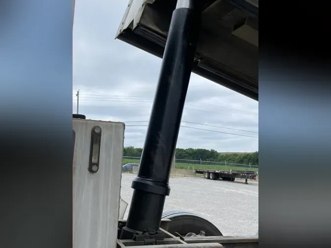 2015 PETERBILT 567