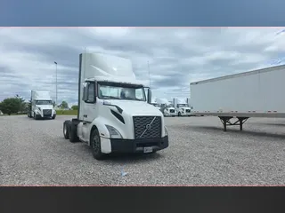 2018 Volvo VNL300