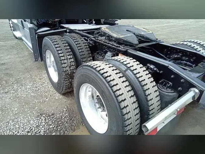 2023 Freightliner Cascadia 126