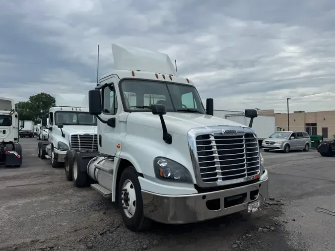 2019 FREIGHTLINER CASCADIA 125