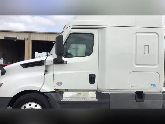 2022 Freightliner Cascadia 1260ca4c78149b1d2daef00aa1eb15cace4