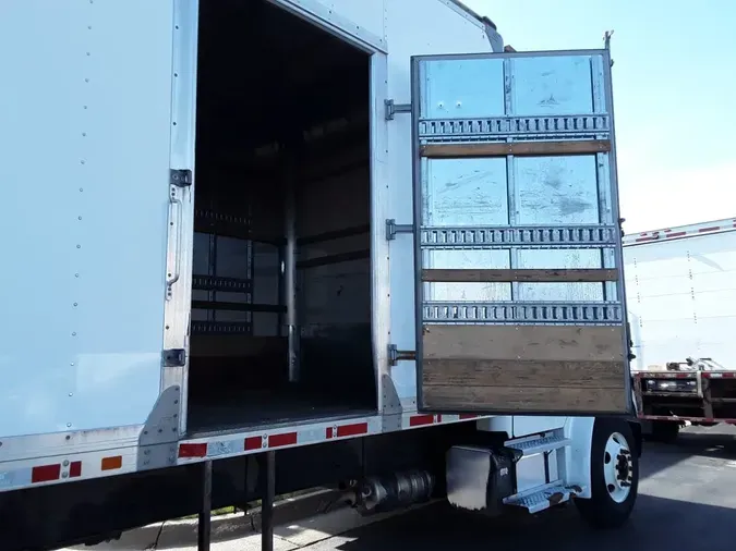 2019 FREIGHTLINER/MERCEDES M2 106