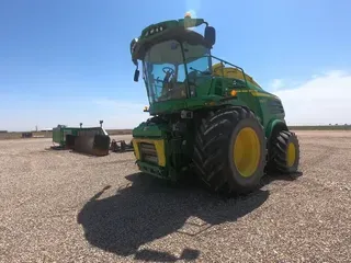 2016 John Deere 8800