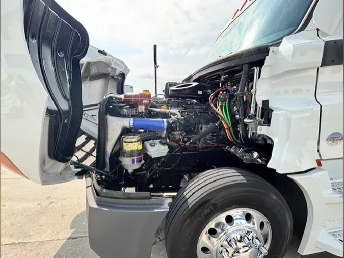 2022 FREIGHTLINER CASCADIA 126