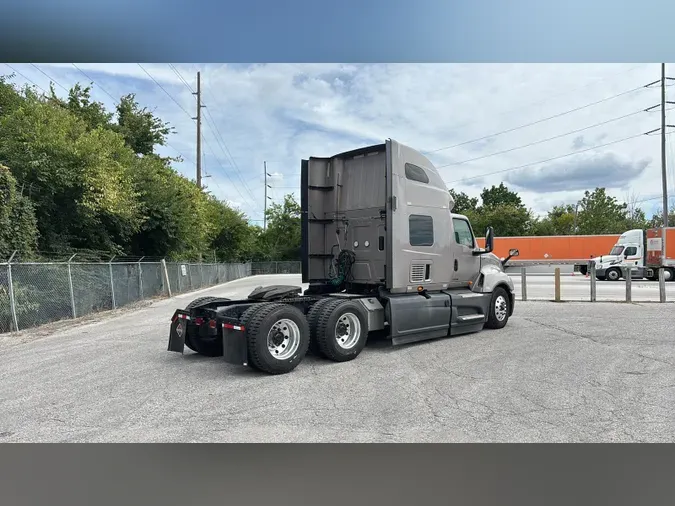 2022 International LT