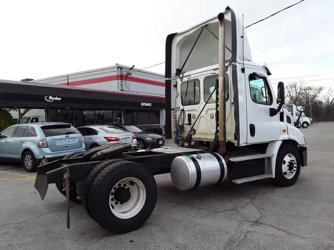 2016 FREIGHTLINER/MERCEDES CASCADIA 113