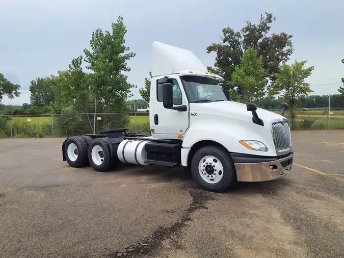 2019 NAVISTAR INTERNATIONAL LT625 DAYCAB T/A