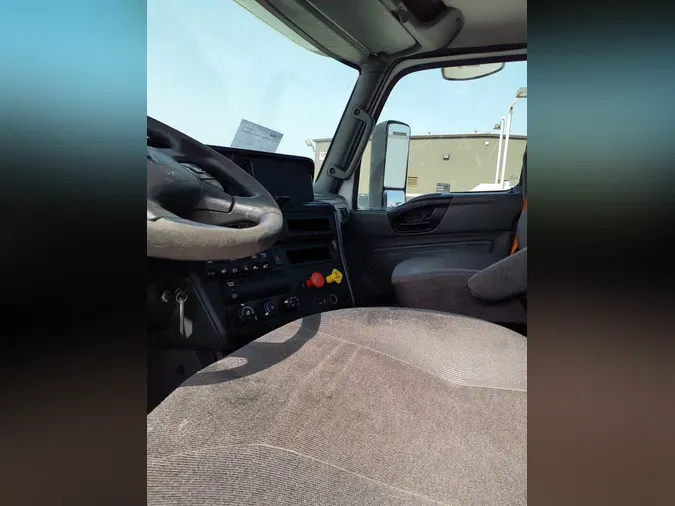 2019 NAVISTAR INTERNATIONAL LT625 DAYCAB T/A