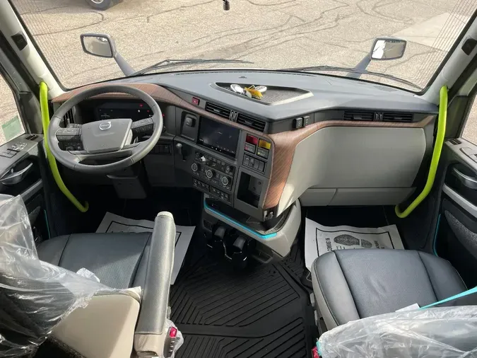 2026 VOLVO VNL64T8600cb2dda1ae873deffdfdc2660299a03c