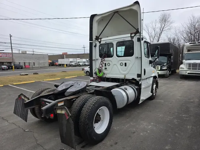 2019 FREIGHTLINER/MERCEDES CASCADIA 1130cb4d376571f52e448060257dd844afb