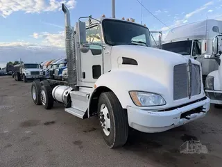 2016 KENWORTH T370