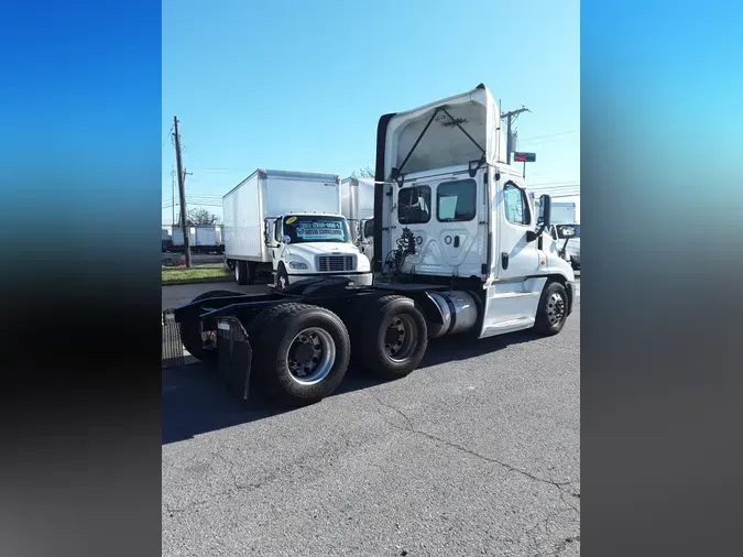 2018 FREIGHTLINER/MERCEDES CASCADIA 125