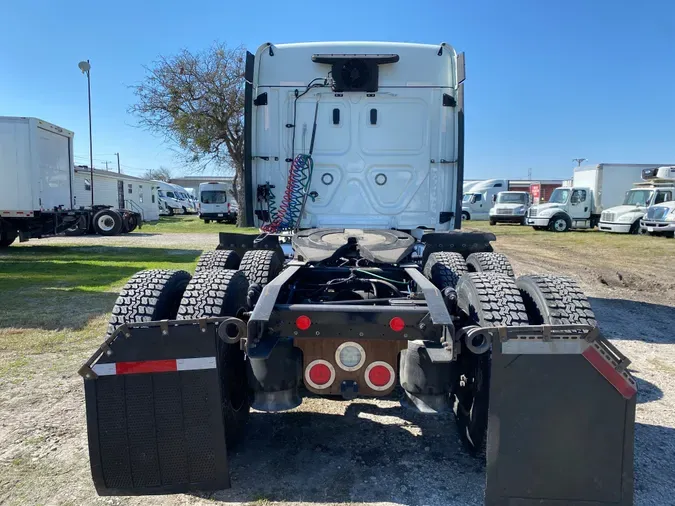 2019 FREIGHTLINER/MERCEDES CASCADIA 113